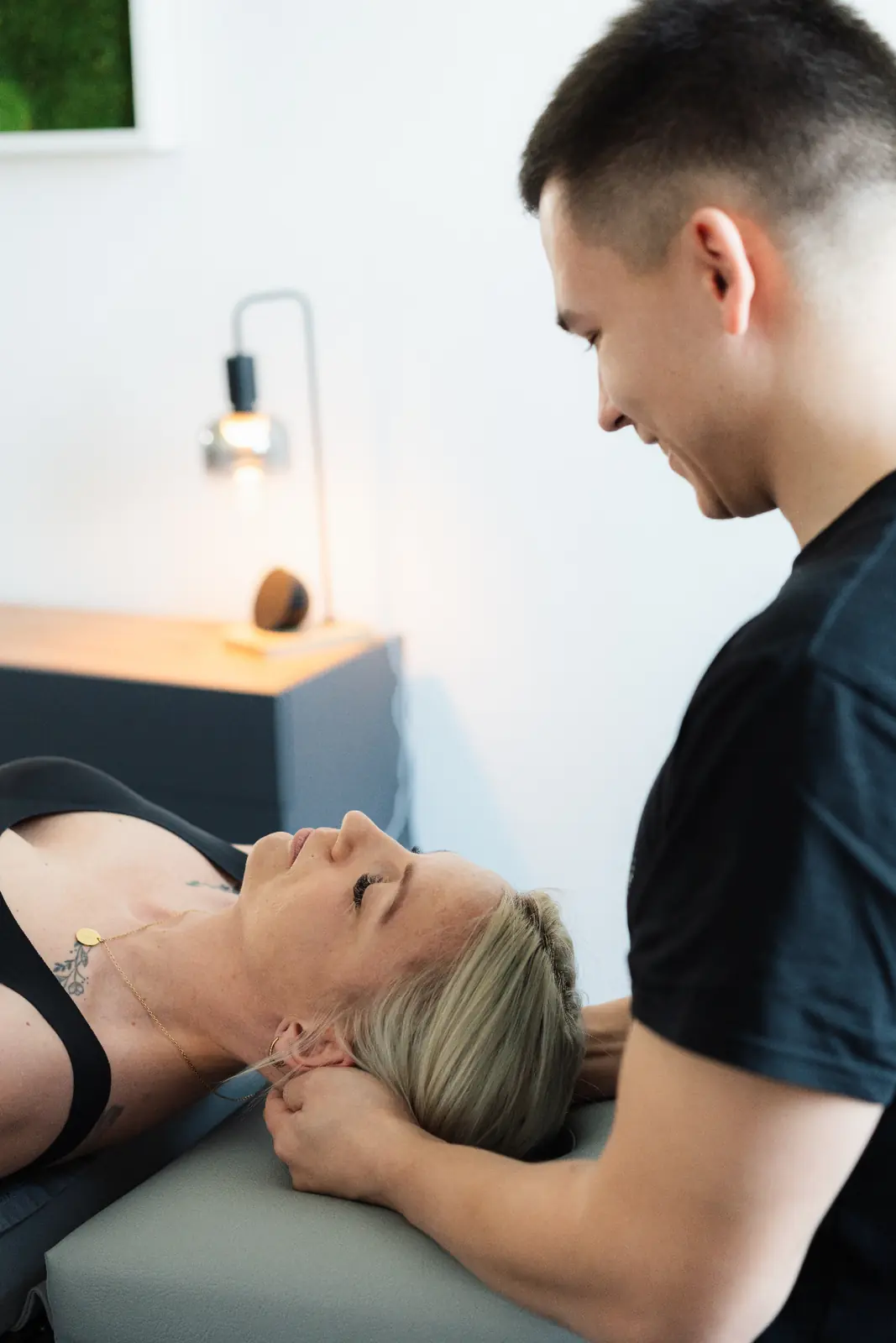 Behandlung der Halswirbelsäule – Physiotherapie Tenschert in Bad Freienwalde